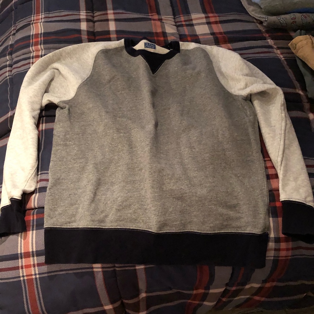 Three tone J Crew vintage collection crew neck sweatshirt. Size large.